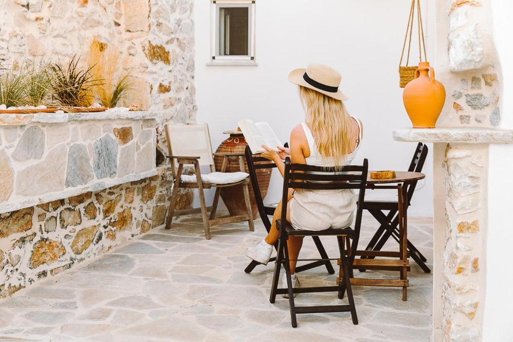 Laina Traditional Guest House Aperathos Exterior photo